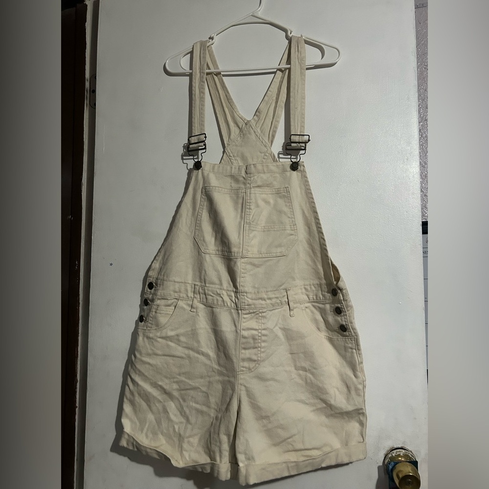 RSQ Cream Apparel with Front Detail